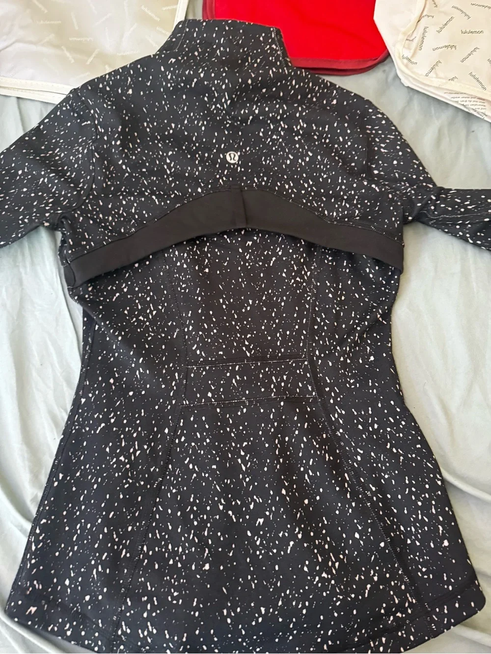 Lululemon define jacket size 2 in great condition